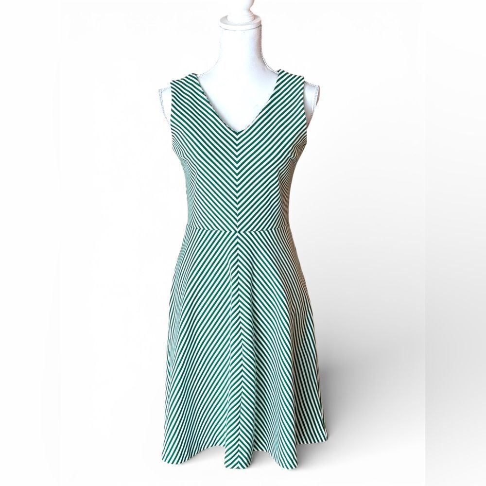 TALBOTS Sleeveless Green & WHite Fit & Flare Chevron Stripe Preppy Midi Dress